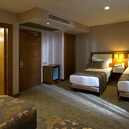 Yasmak Comfort Hotel 3*