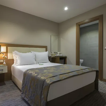 Yasmak Comfort Hotel 3*