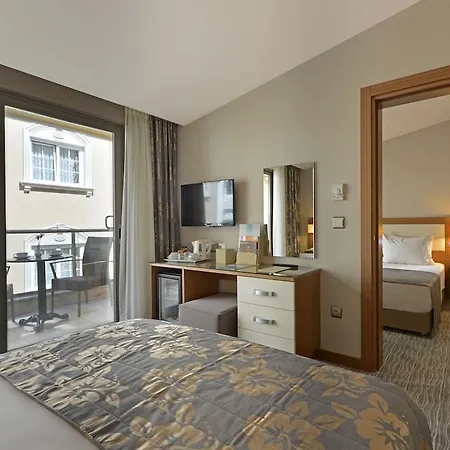 Yasmak Comfort Hotel 3*