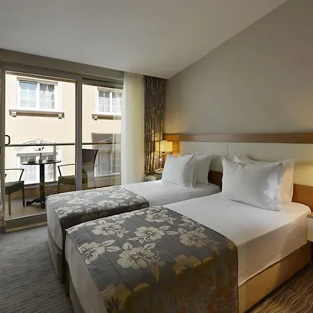 Yasmak Comfort Hotel 3*